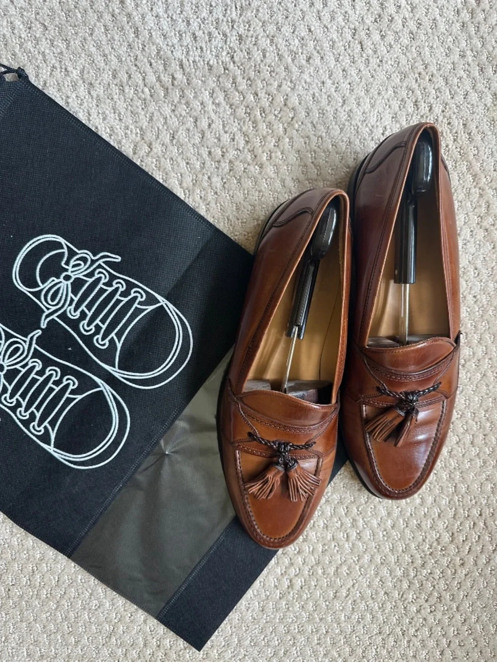 JOHNSTON & MURPHY BROWN TASSELED BROWN LEATHER LOAFERS-SIZE 11/EUC